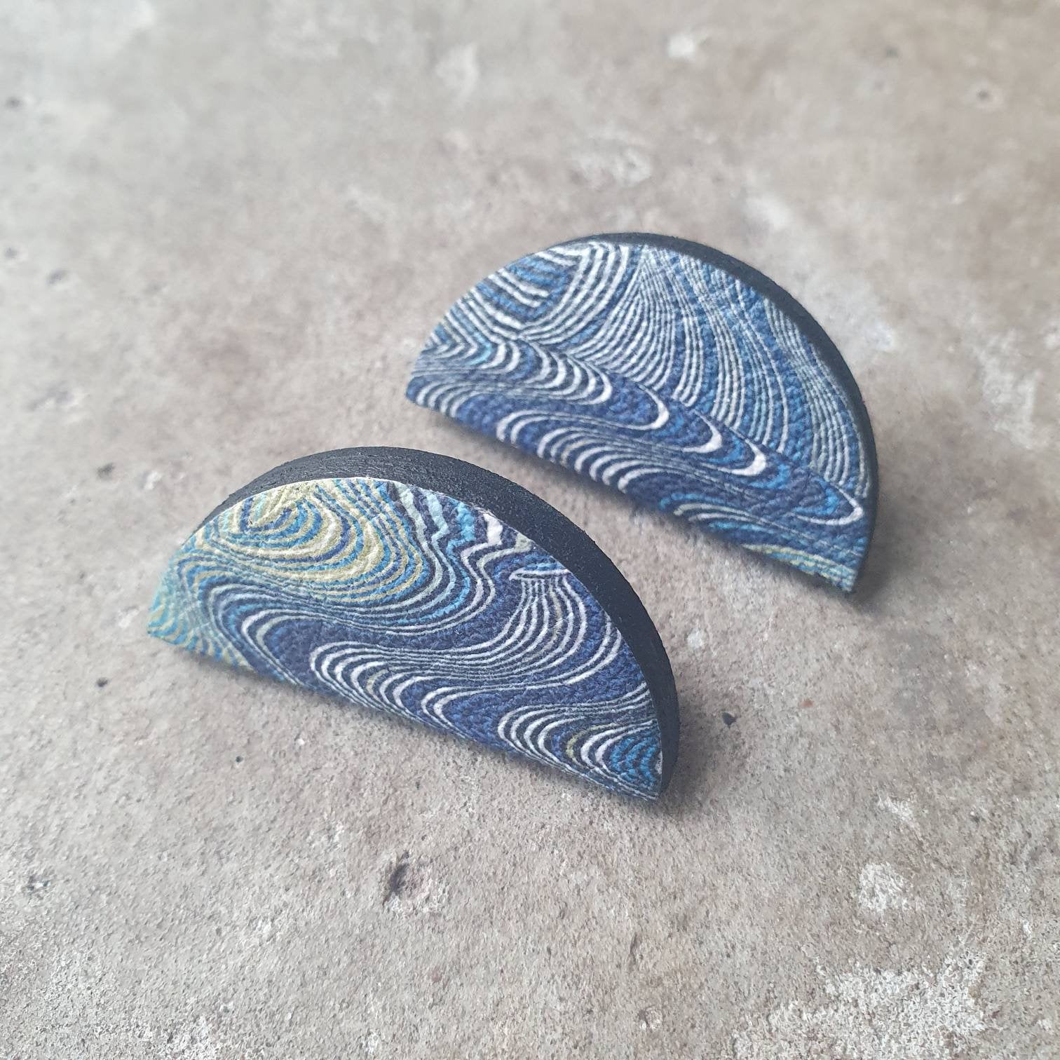 Printed leather wave half circle stud earrings