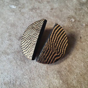 Black and gold wave stripe stud earrings