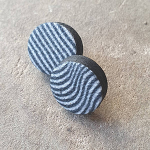 Zebra wave chubby studs